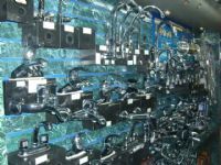 大昌五金交電連鎖-廣東番禺市橋捷進中路來福園16號-五金工具、電工器材、照明燈具、裝飾五金、水曖器材、包裝材料、油化工、消防勞保-產品展廳